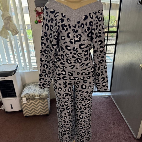 Set - Picture 3 of 12